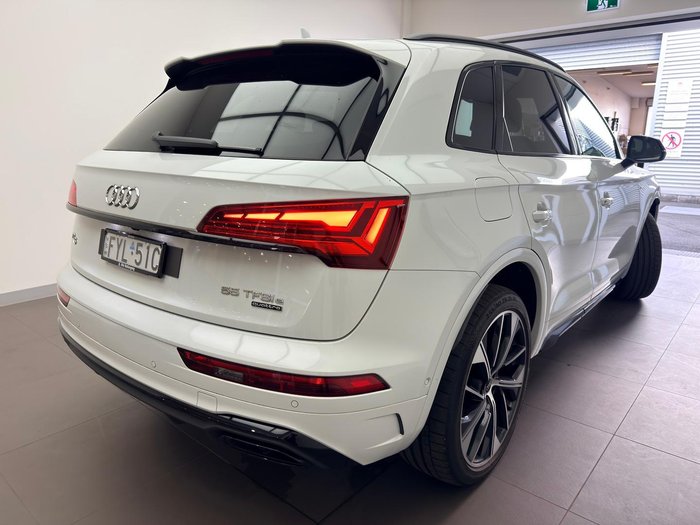 2025 Audi Q5 55 TFSI e S line