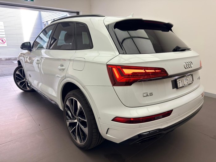 2025 Audi Q5 55 TFSI e S line