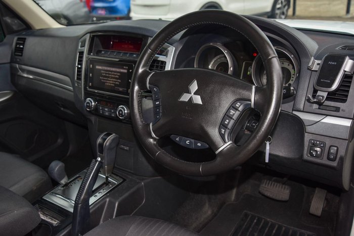 2015 Mitsubishi Pajero GLX
