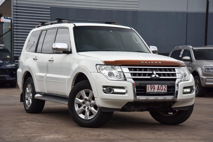 2015 Mitsubishi Pajero