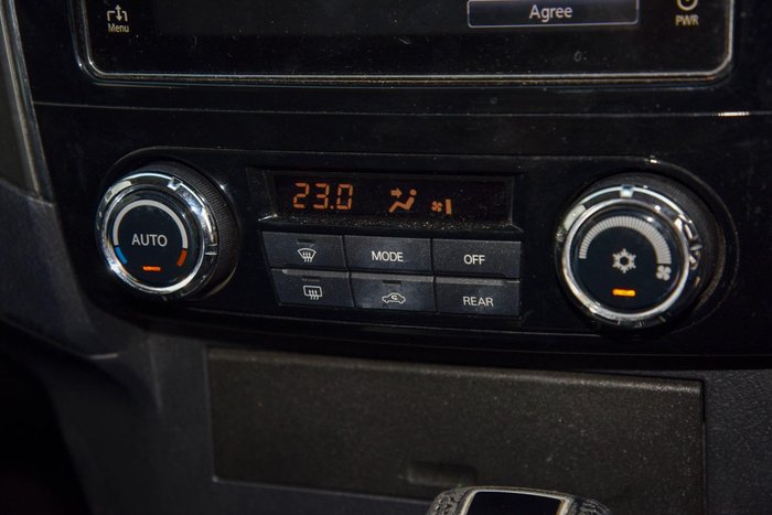 2015 Mitsubishi Pajero GLX