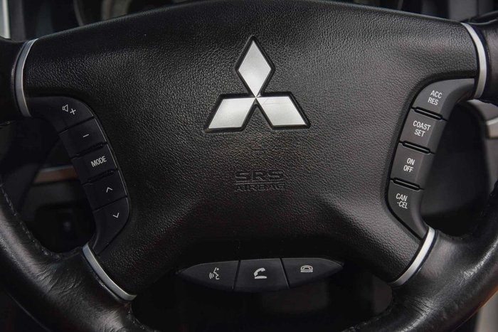 2015 Mitsubishi Pajero GLX