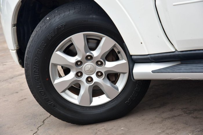 2015 Mitsubishi Pajero GLX