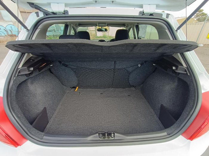 2005 Peugeot 307 XS T5 MY04 White