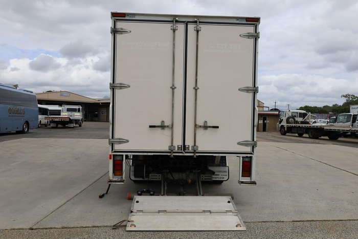 2023 Isuzu N Series NNR 45-150 4x2 Pantech with lifter White