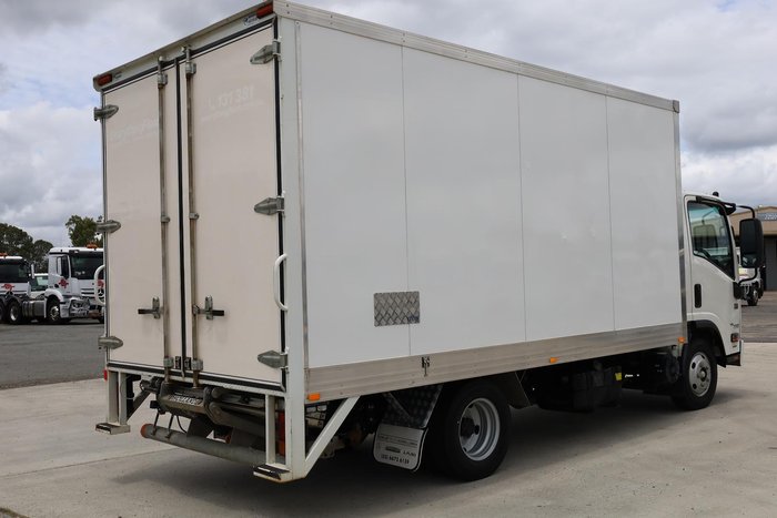 2023 Isuzu N Series NNR 45-150 4x2 Pantech with lifter White