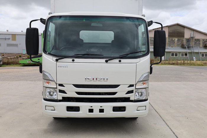 2023 Isuzu N Series NNR 45-150 4x2 Pantech with lifter White
