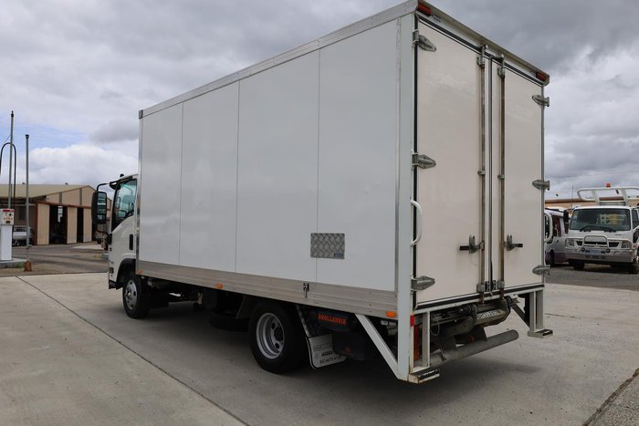 2023 Isuzu N Series NNR 45-150 4x2 Pantech with lifter White