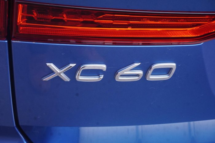 2021 Volvo XC60 T6 R-Design