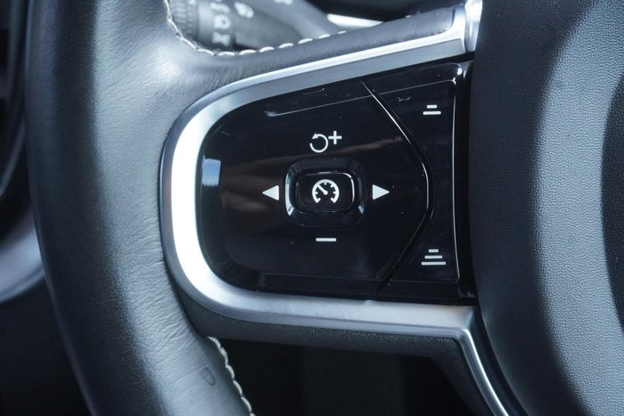 2021 Volvo XC60 T6 R-Design