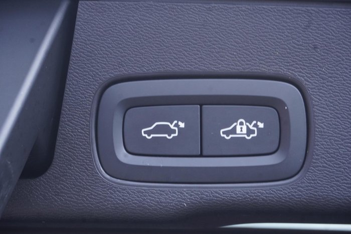 2021 Volvo XC60 T6 R-Design