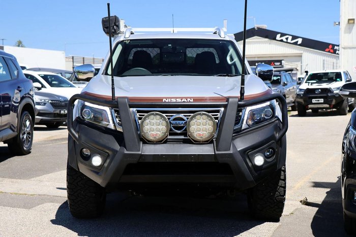 2020 Nissan Navara ST-X