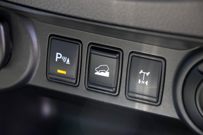 2020 Nissan Navara ST-X