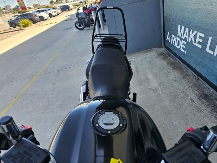 2016 Yamaha XJR1300 Silver