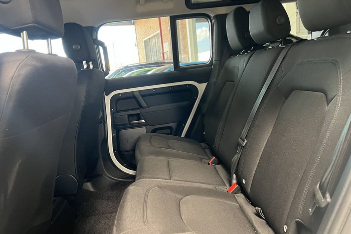 2023 Land Rover Defender 110 P300