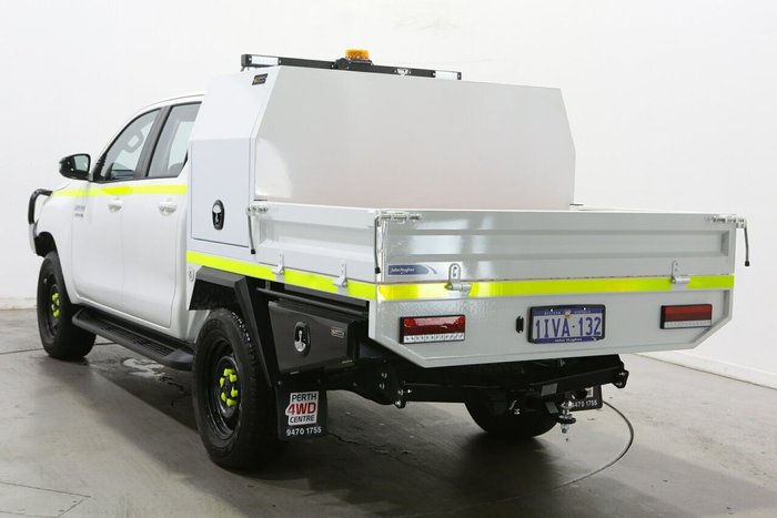 2025 Toyota Hilux SR