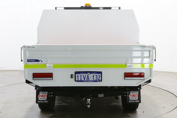 2025 Toyota Hilux SR