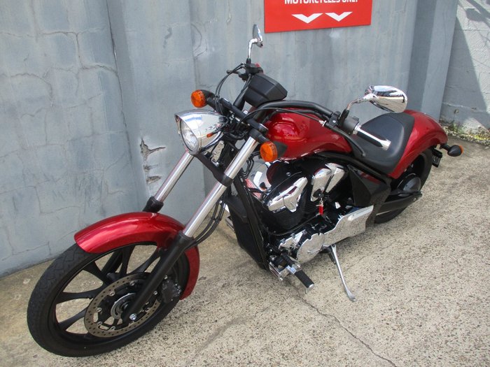 2015 Honda VT1300CX RED