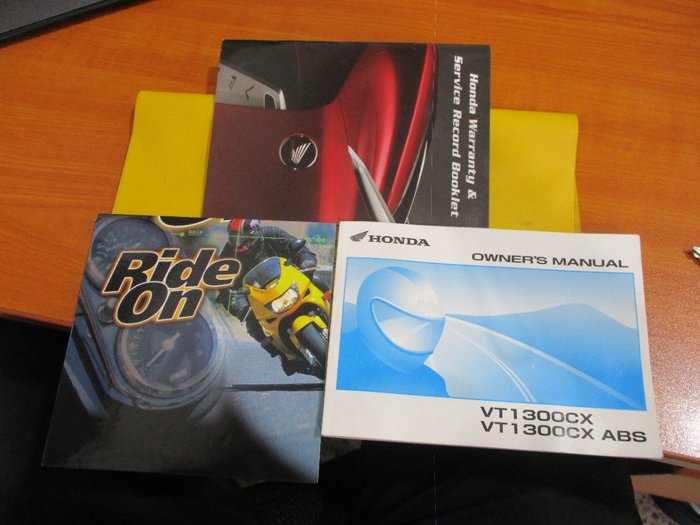 2015 Honda VT1300CX RED