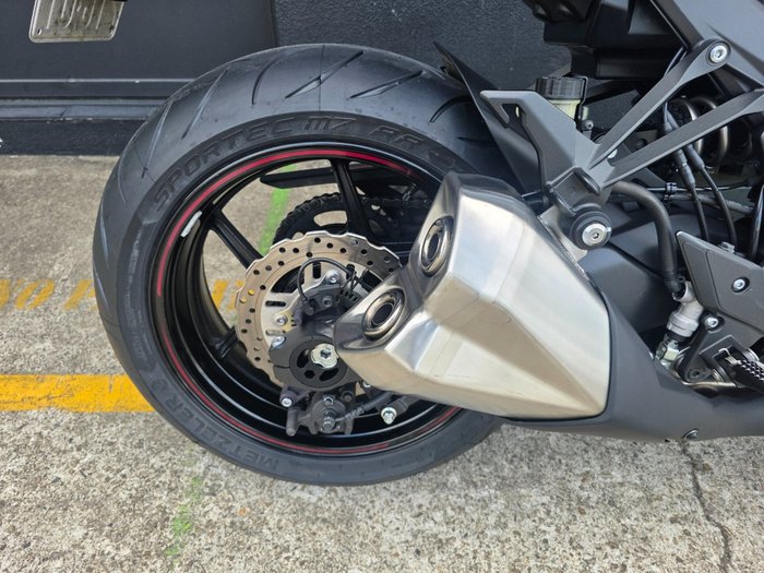 2016 Kawasaki Z1000 GREY