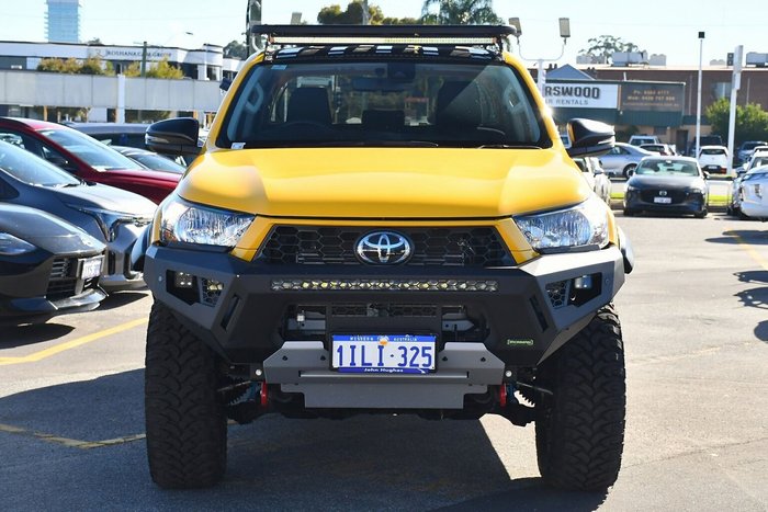 2025 Toyota Hilux SR