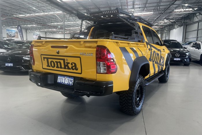 2025 Toyota Hilux SR