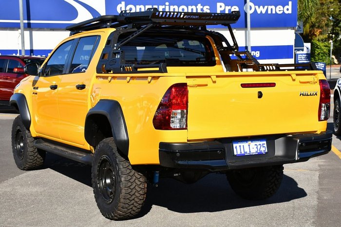 2025 Toyota Hilux SR