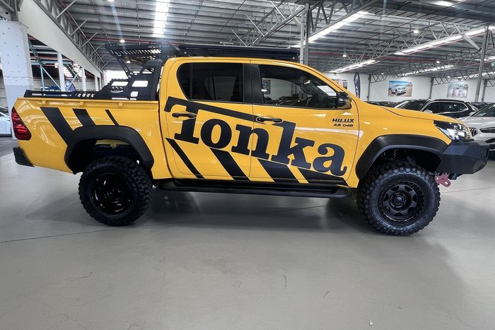 2025 Toyota Hilux SR