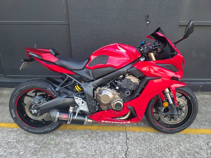 2020 Honda CBR650R RED