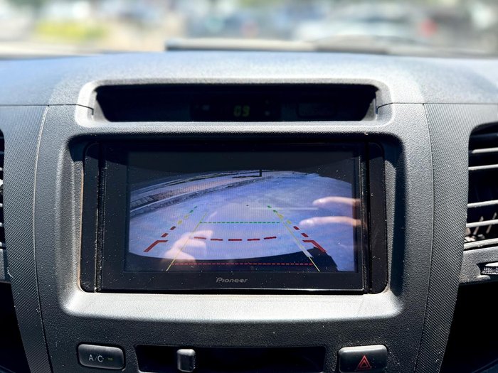 2010 Toyota Hilux SR KUN26R MY10 4X4 Glacier White