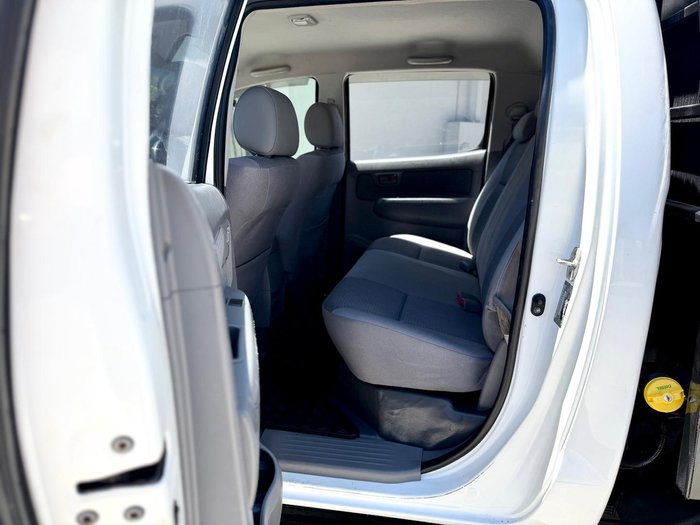 2010 Toyota Hilux SR KUN26R MY10 4X4 Glacier White