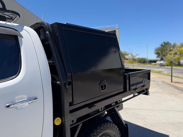 2010 Toyota Hilux SR KUN26R MY10 4X4 Glacier White