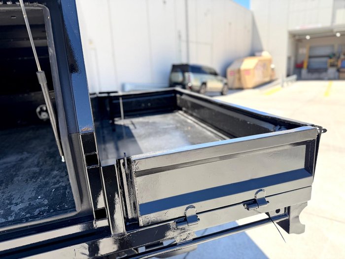 2010 Toyota Hilux SR KUN26R MY10 4X4 Glacier White