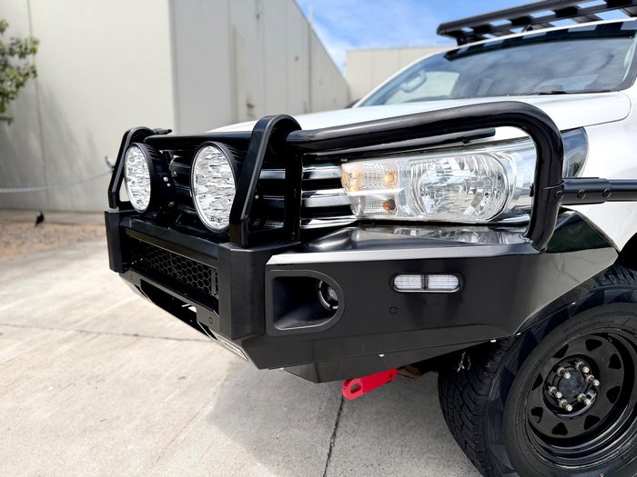 2015 Toyota Hilux SR GUN126R 4X4 Dual Range Glacier White