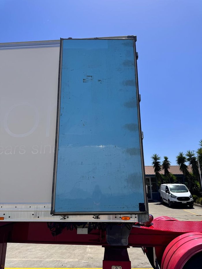 2012 Maxitrans St3 Lead A 12 Pallet High Cube Reefer Stacker