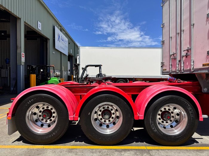2012 Maxitrans St3 Lead A 12 Pallet High Cube Reefer Stacker