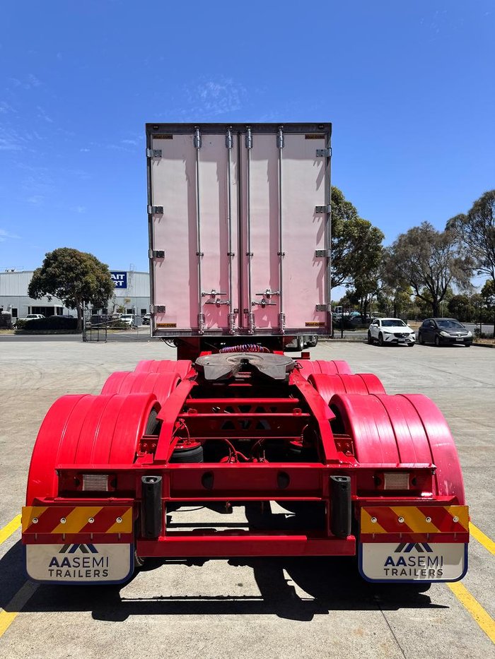 2012 Maxitrans St3 Lead A 12 Pallet High Cube Reefer Stacker