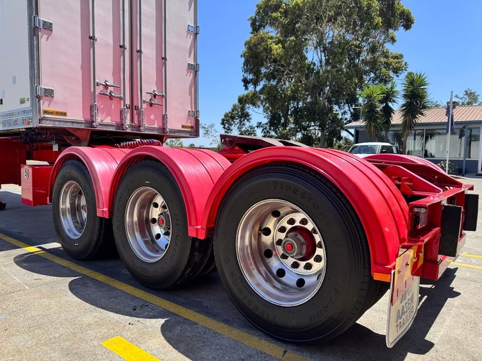 2012 Maxitrans St3 Lead A 12 Pallet High Cube Reefer Stacker