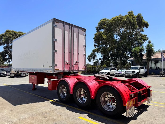 2012 Maxitrans St3 Lead A 12 Pallet High Cube Reefer Stacker