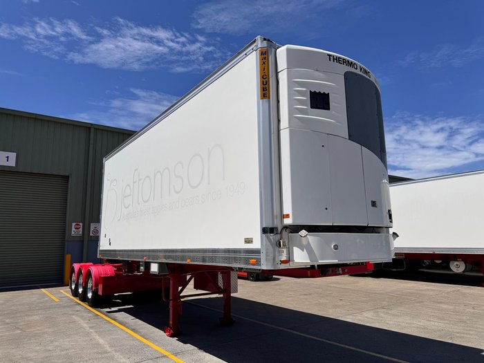 2012 Maxitrans St3 Lead A 12 Pallet High Cube Reefer Stacker