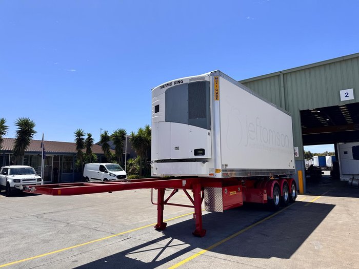 2012 Maxitrans St3 Lead A 12 Pallet High Cube Reefer Stacker