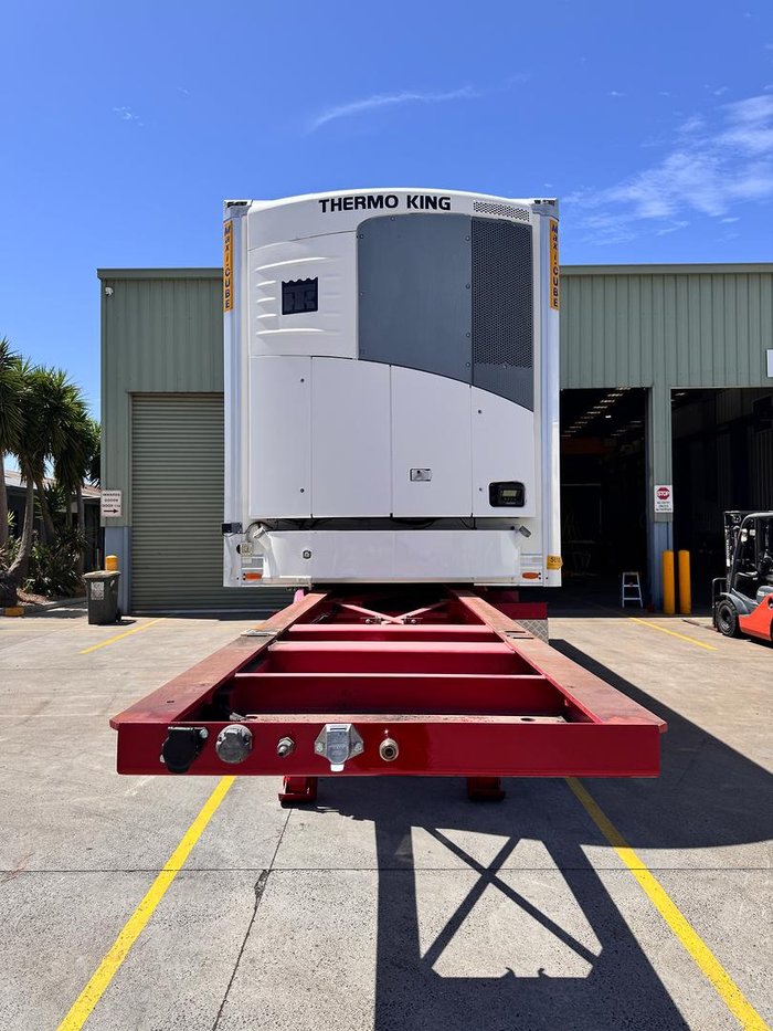 2012 Maxitrans St3 Lead A 12 Pallet High Cube Reefer Stacker