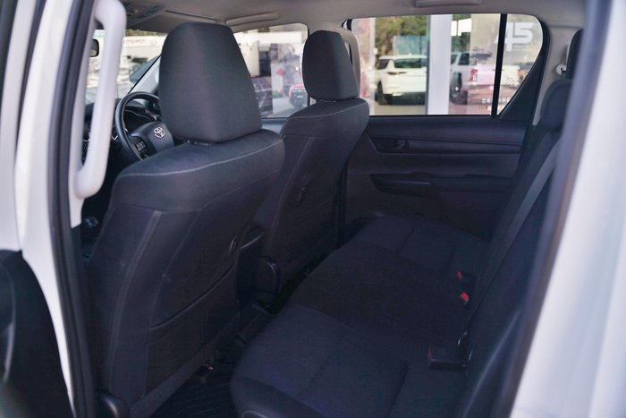 2024 Toyota Hilux SR