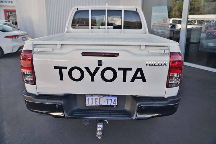 2024 Toyota Hilux SR