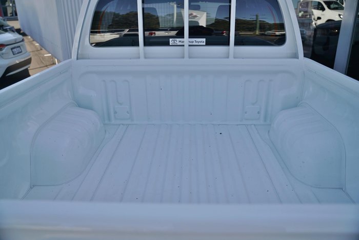 2024 Toyota Hilux SR