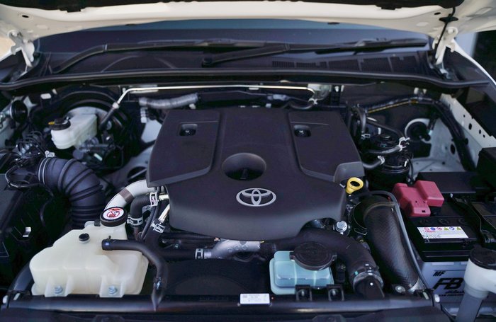 2024 Toyota Hilux SR