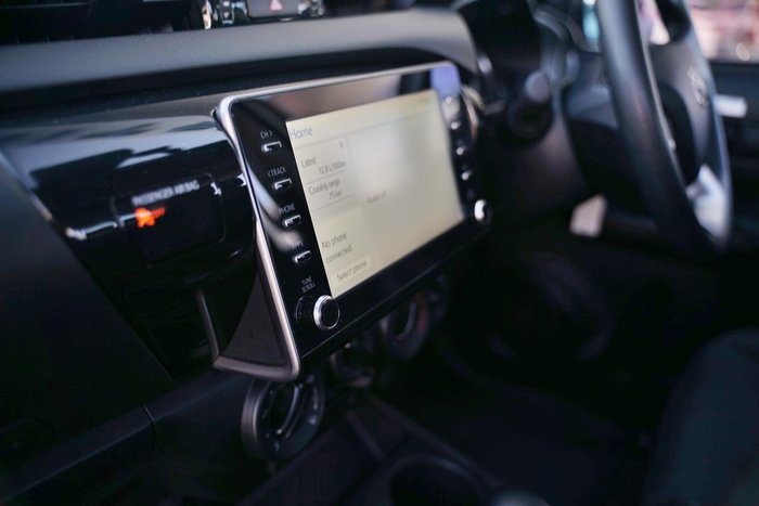 2024 Toyota Hilux SR