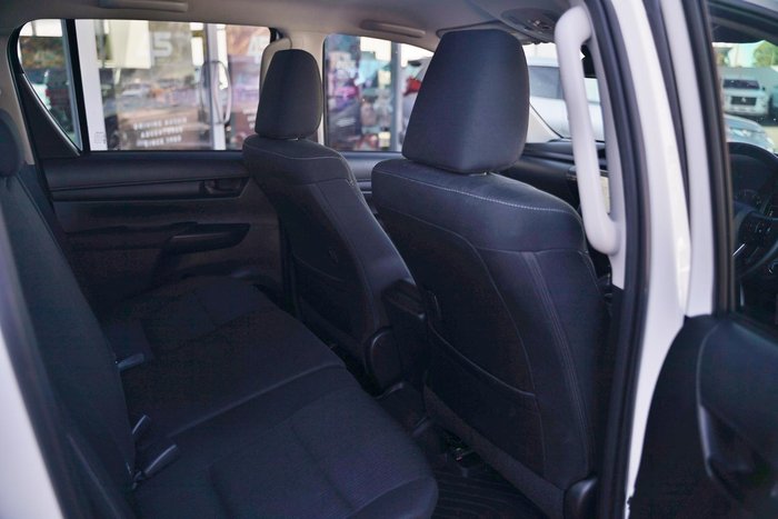 2024 Toyota Hilux SR