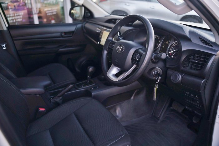 2024 Toyota Hilux SR