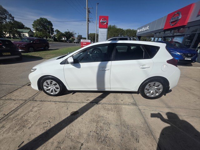 2014 TOYOTA COROLLA ZRE182R ASCENT 1.8L 4Cyl MULTI POINT F/INJ CVT AUTO 7 SP SEQUENTIAL 5D HATCHBACK White